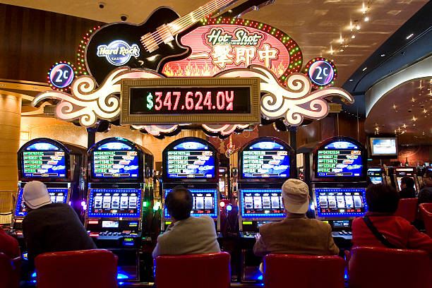 Pelajari Cara Mendapatkan Keuntungan dan Strategi dalam Kasino Slot Online